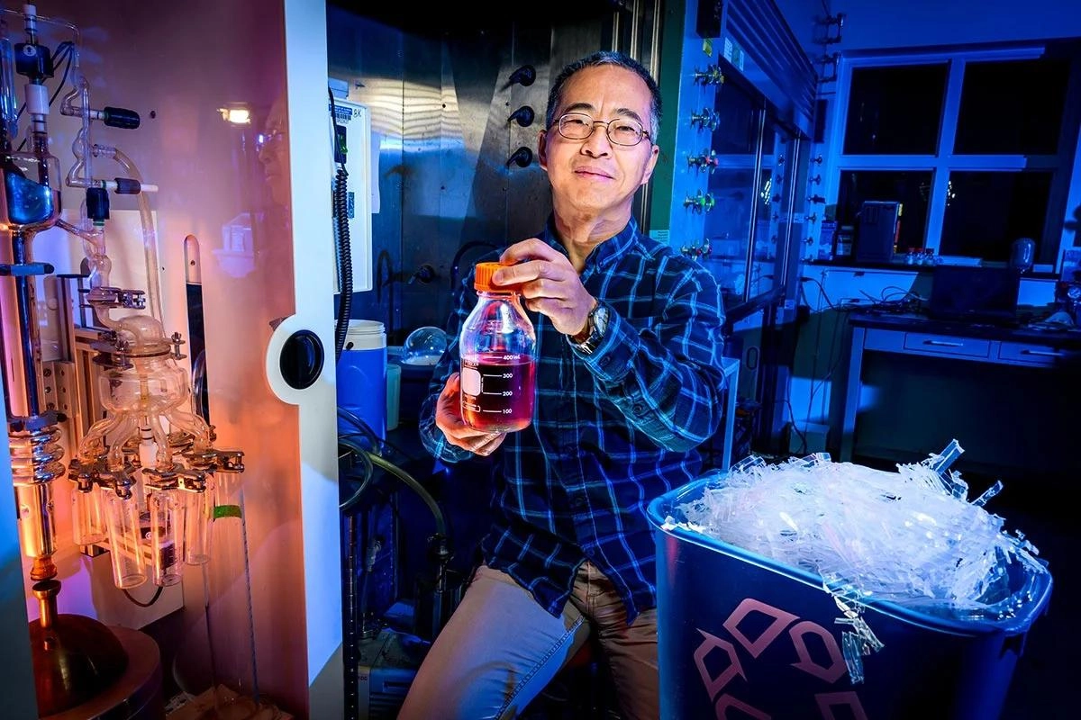 科学家研究将塑料废弃物转化为可持续喷气燃料