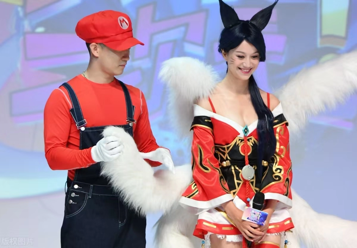 倪虹洁尝试了二次元