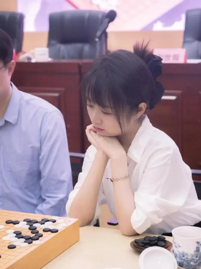 有人问战鹰与黑嘉嘉能拼姿容吗？ - 生活银魂 - 大众生活 - 万事屋 | 生活·动漫·娱乐综合社区-银魂同好聚集地