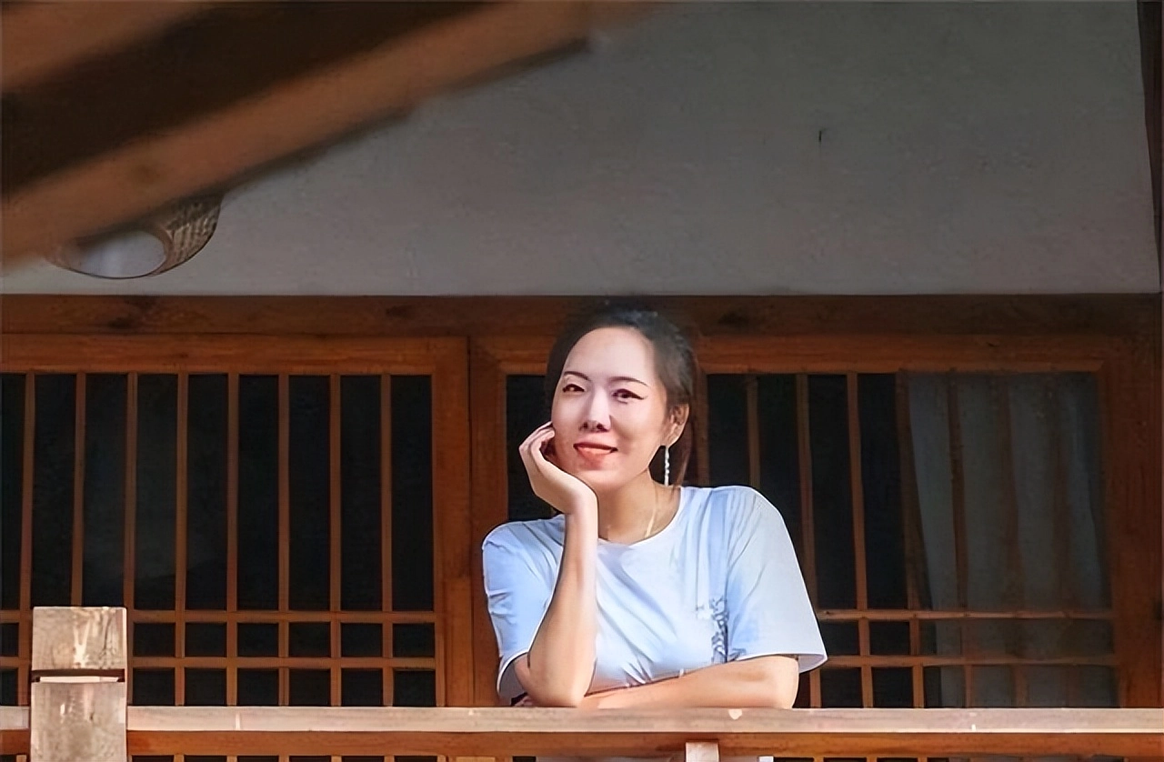 十年前那个留下一句“世界那么大，我想去看看”就辞职外出看世界的女教师如今怎么样呢？ - 万事屋 | 生活·动漫·娱乐综合社区-银魂同好聚集地