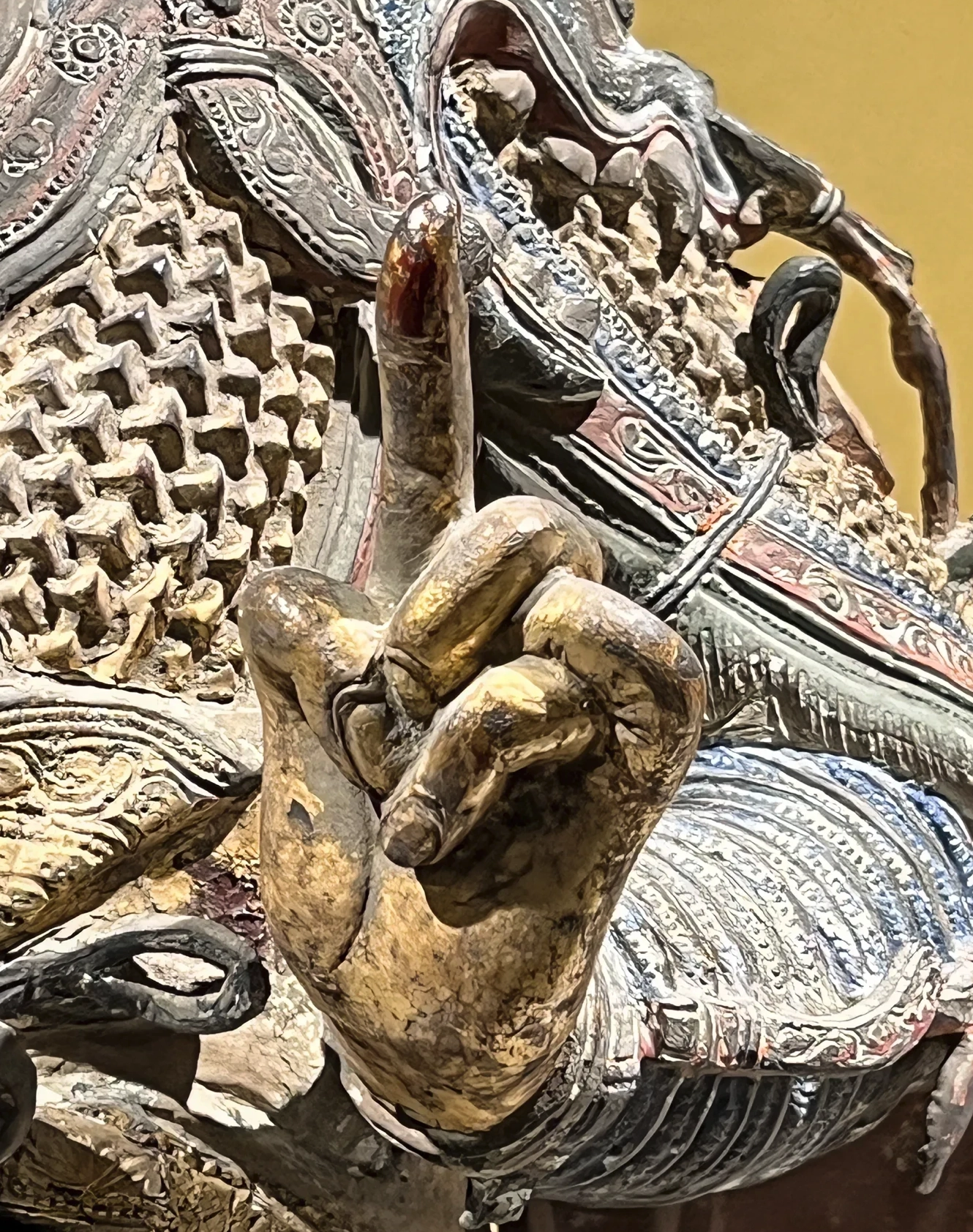 一尊古代道教塑像的手部特写 - 生活银魂 - 大众生活 - 万事屋 | 生活·动漫·娱乐综合社区-银魂同好聚集地