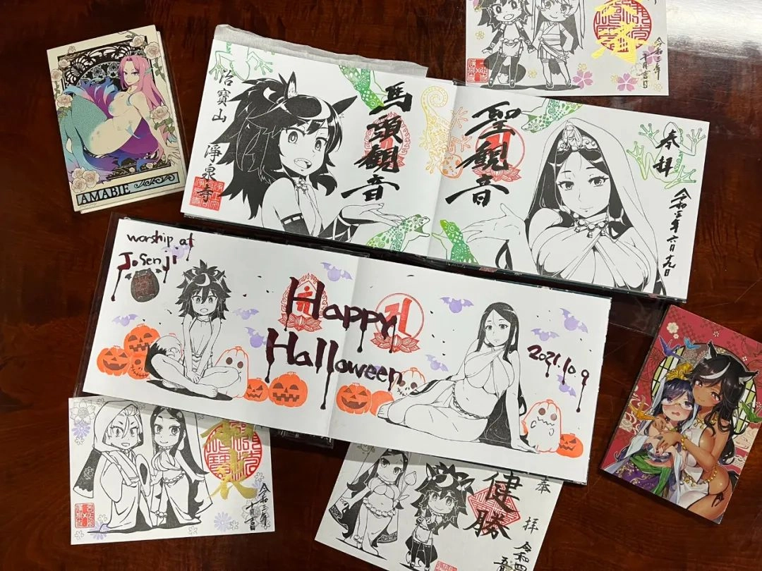 日本寺庙里的主持和尚,画二次元菩萨,参加同人漫展