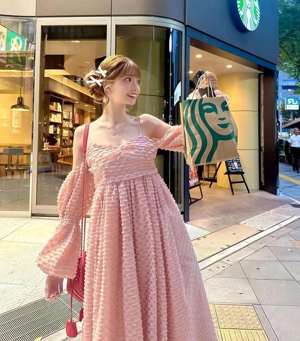 日本艺人himeka照片集，似有某位故人的影子