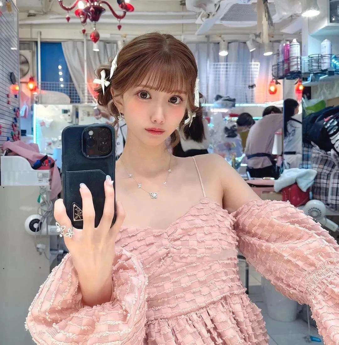 日本艺人himeka照片集，似有某位故人的影子