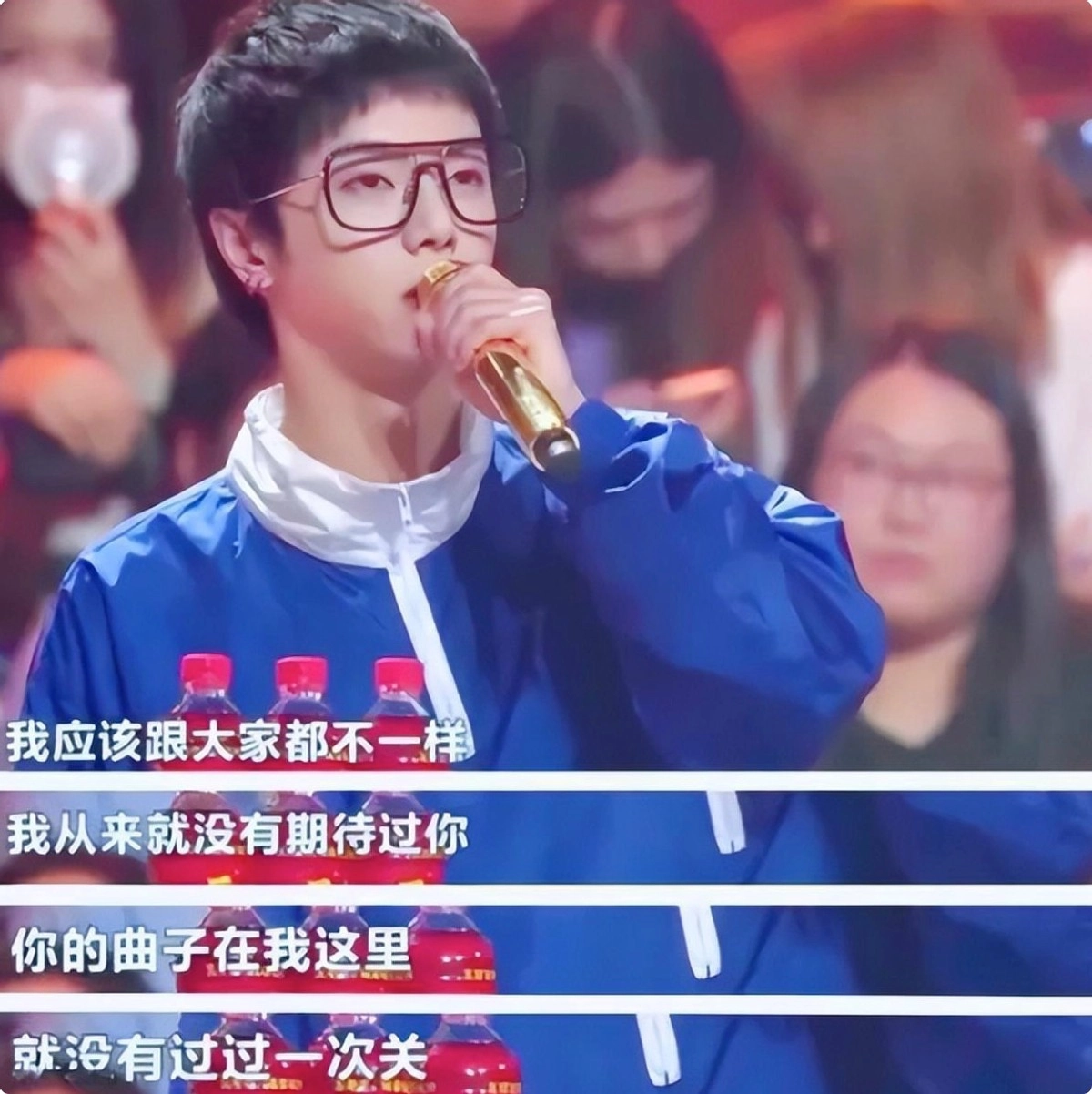 网友吐槽：恬不知耻！一首代表作都没有，却能当乐坛顶流，这些小丑真不害臊