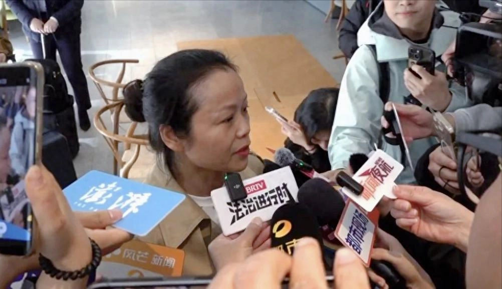 人贩子当庭翻供！ 杜小华：可恶至极，我恨不得进去捶他们几拳