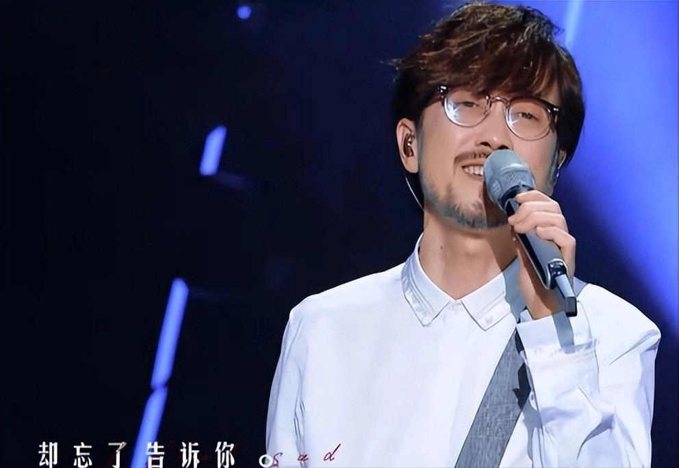 网友吐槽：恬不知耻！一首代表作都没有，却能当乐坛顶流，这些小丑真不害臊