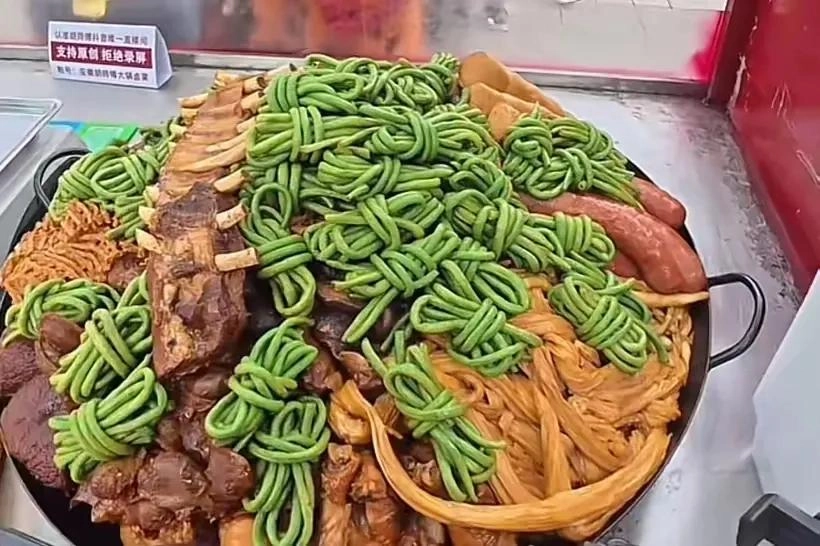 口碑崩塌!官媒揭秘“月入十万”大锅卤菜事件,学员亏损严重