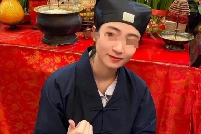 道袍下的骗局？