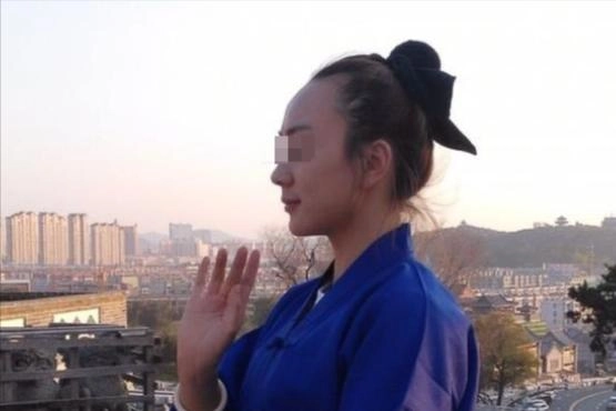 道袍下的骗局？