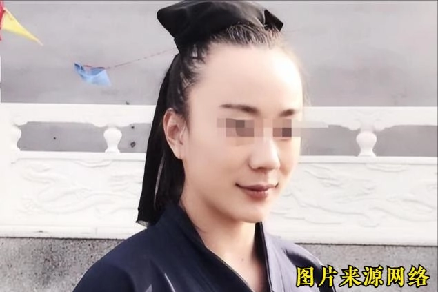 道袍下的骗局？