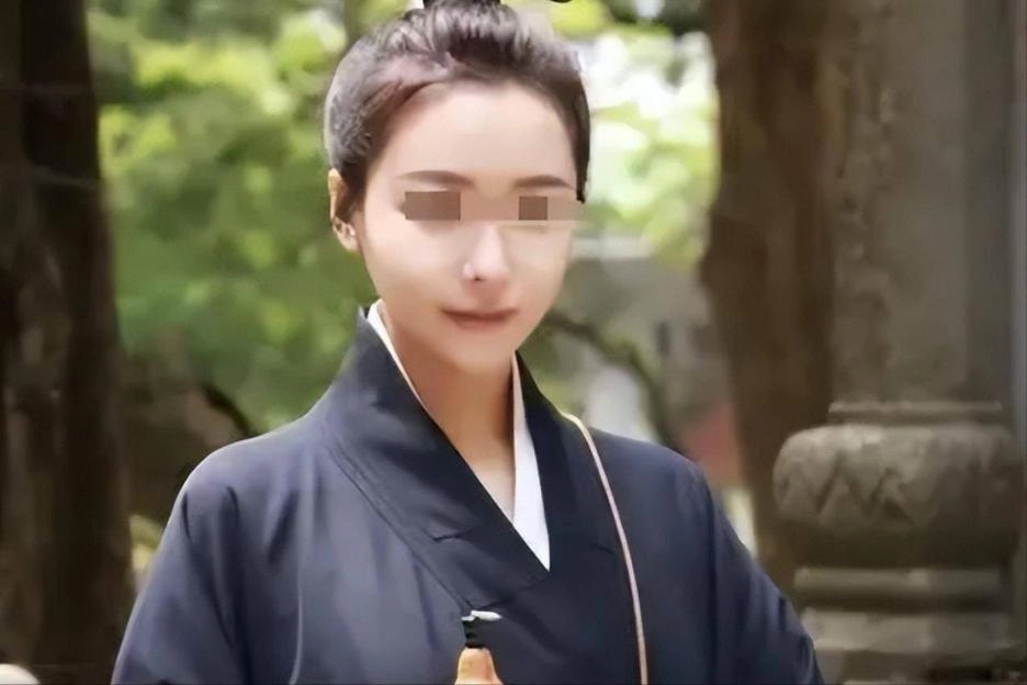 道袍下的骗局？