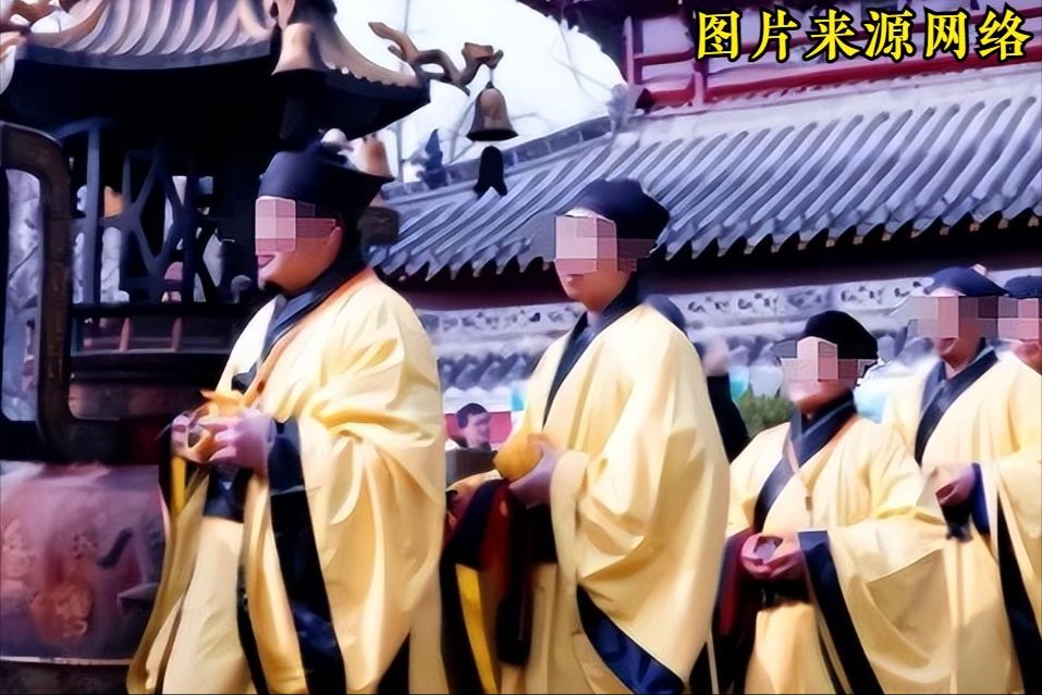 道袍下的骗局？