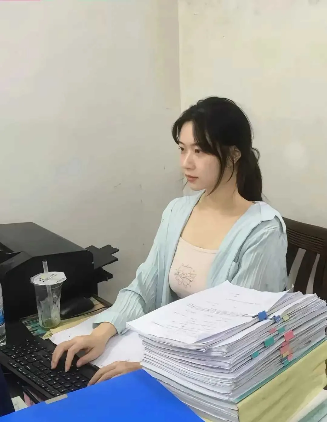 如果你的英语老师这么可爱，你会逃课吗？ - 万事屋 | 生活·动漫·娱乐综合社区-银魂同好聚集地