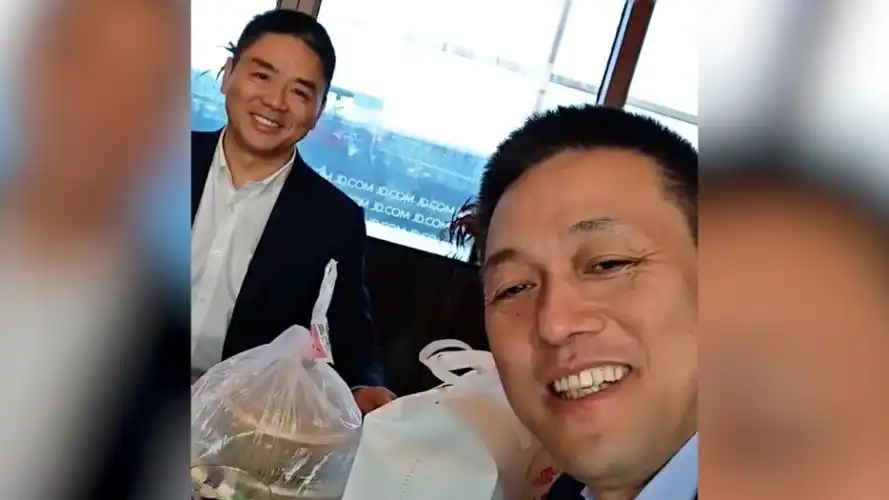 蔚来创始人李斌与京东创始人刘强东吃京东外卖，刘强东试驾后下单蔚来ET9 - 吐槽银魂 - 大众生活 - 万事屋 | 生活·动漫·娱乐综合社区-银魂同好聚集地