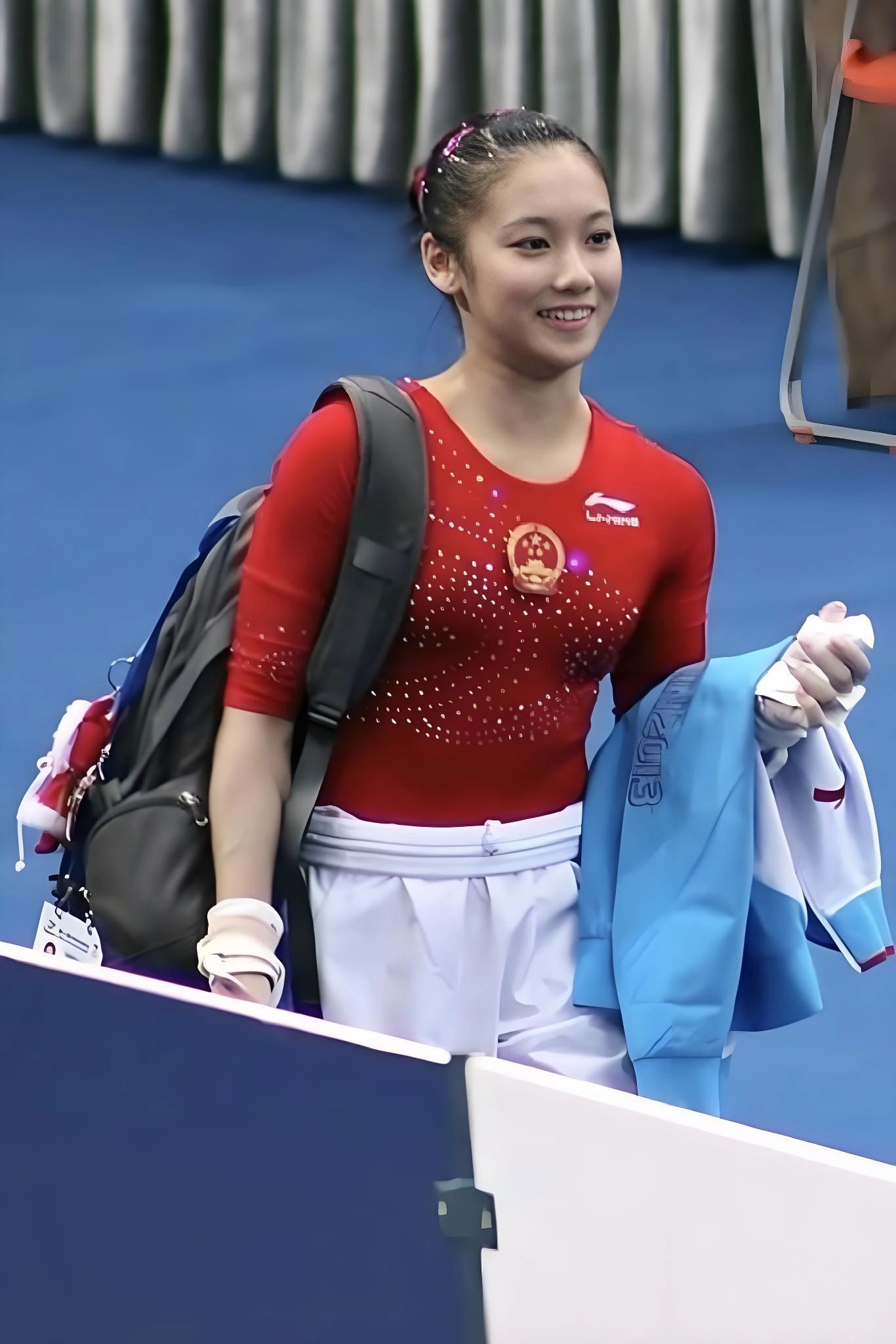 从冠军到 “擦边女主播”!她的一句 “给妈妈治病” 让全网沉默