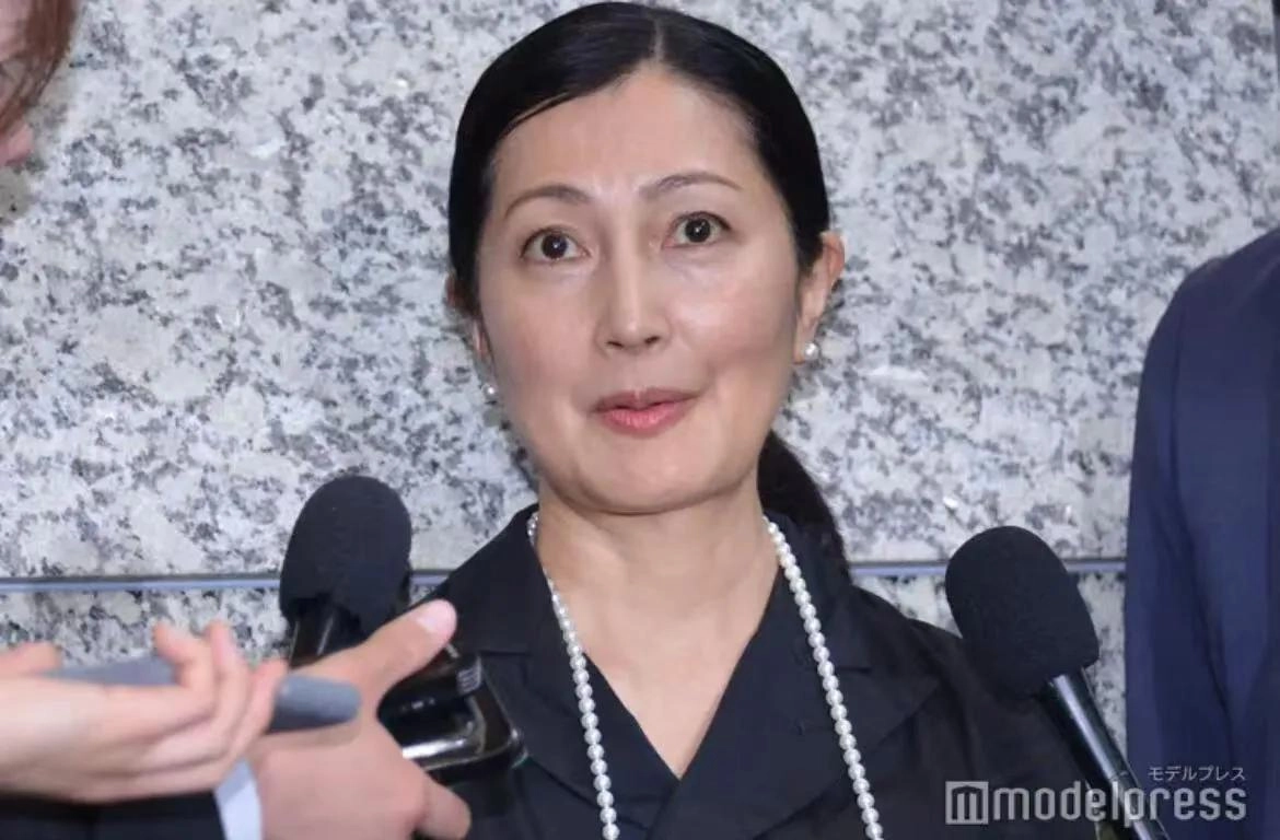中山美穗追悼会,妹妹中山忍很美,丰川悦司认不出,金材昱也来了