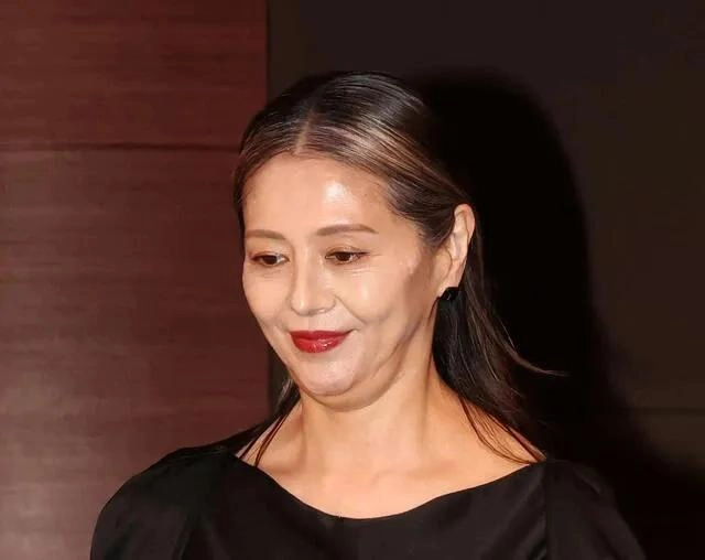 中山美穗追悼会,妹妹中山忍很美,丰川悦司认不出,金材昱也来了