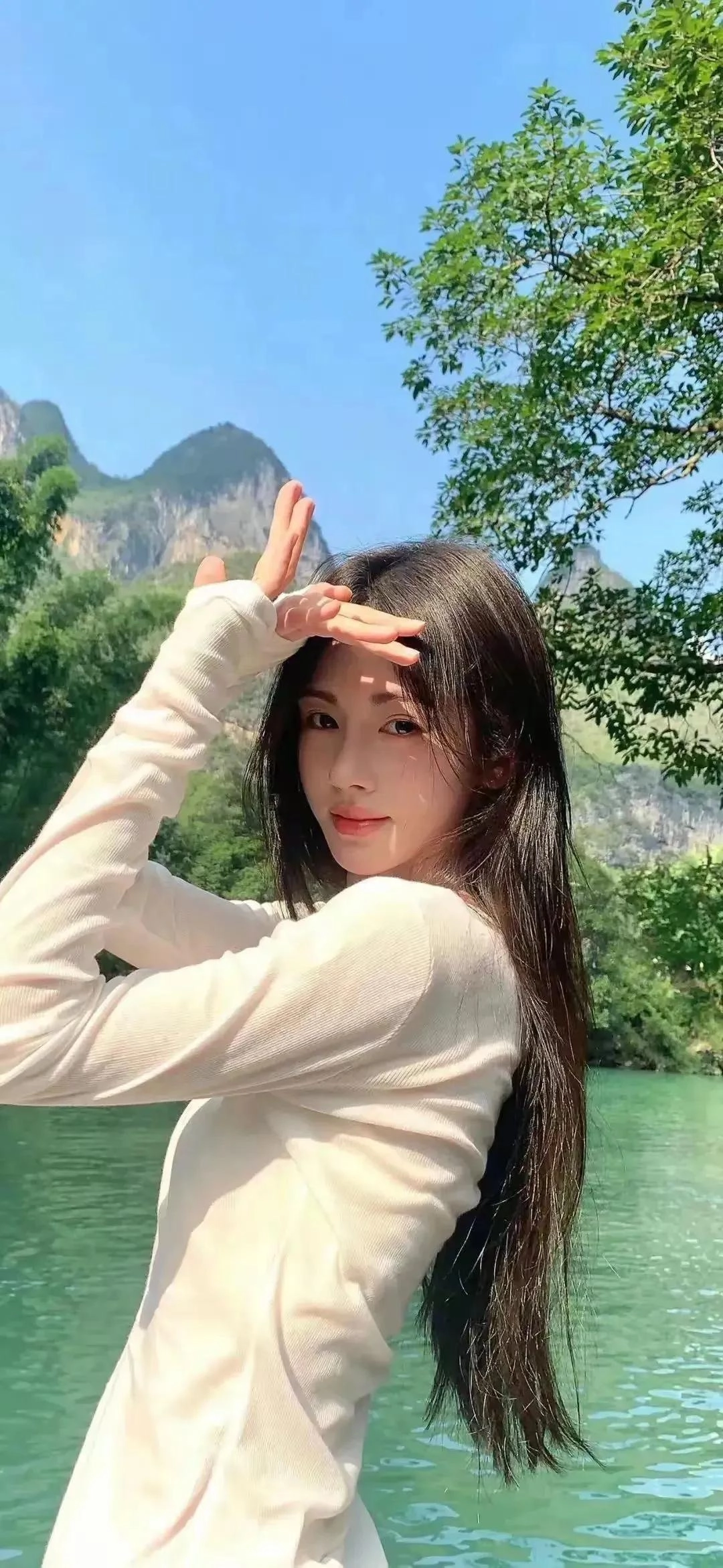 分享几张精美手机壁纸，有美女，有动漫