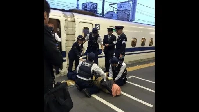 中国大妈因“推搡乘务员”在日本被捕!网友:不懂日语引发的误会