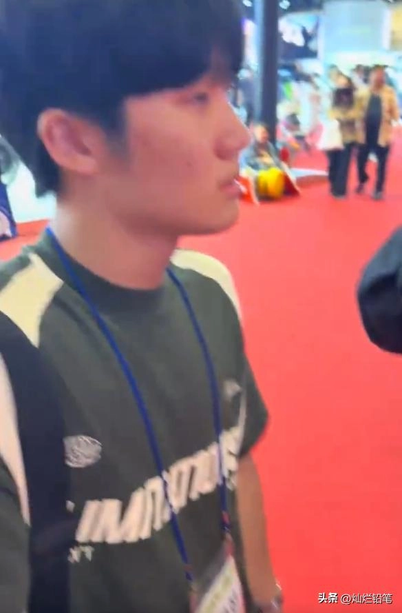 女生在上海车展遇到棒子偷拍,教科书式维权