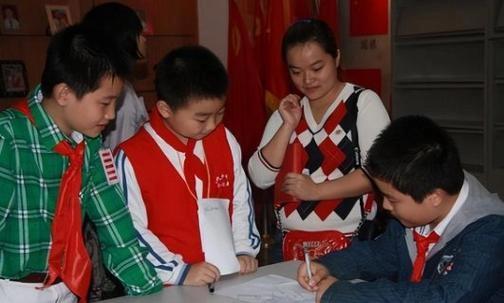 “五道杠”小学生,曾因一脸“官相”而走红,如今状态却令人泯然