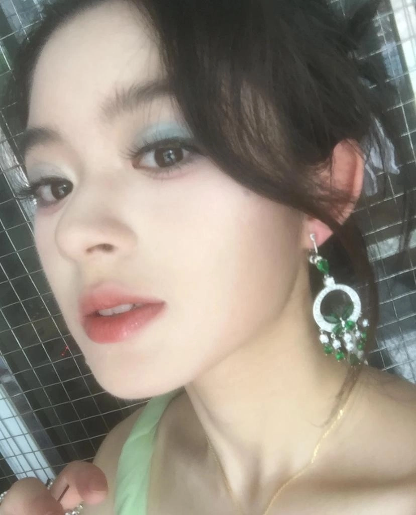 黄杨钿甜越扒越吓人,她这房要塌成废墟了