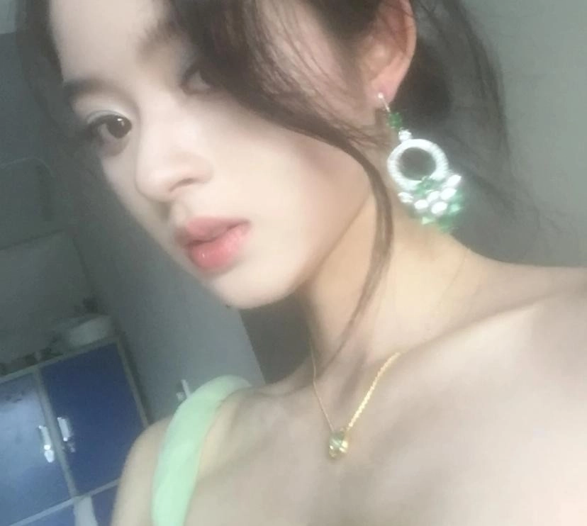 黄杨钿甜越扒越吓人,她这房要塌成废墟了