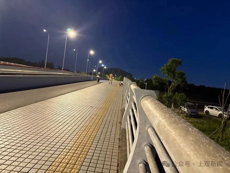 太突然!上海多区已发现,不少市民被刺伤!街头惊现“栏杆刺客”,女子崩溃:去医院也清理不干净