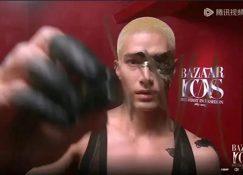 芭莎之夜，被镜头签吓死，杨幂不敢露脸，只有赵今麦扛住了！