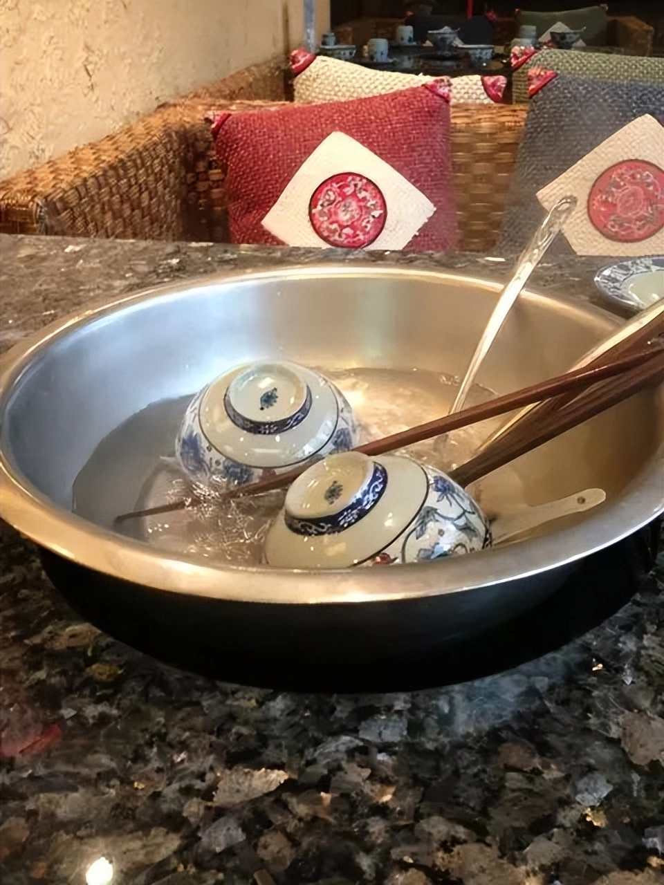 国家动真格了 ! 浙江27名“专家”被通报除名 , 其中24人将“吃牢饭”