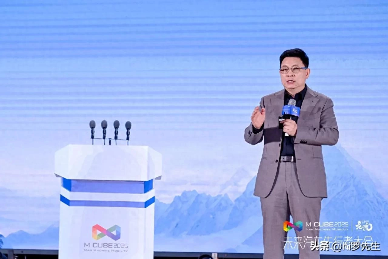 网友吐槽尊重友商是基本的职业素养!余承东的内涵行为,该休矣~