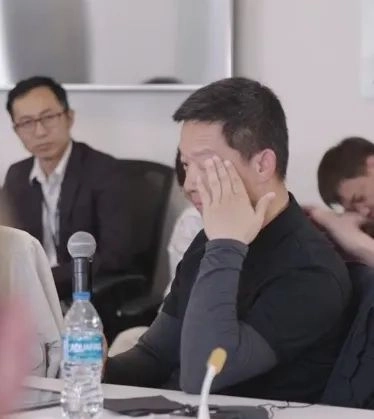 贾跃亭哽咽发言:是散户救了我们的命,此前称“还债回国”的时间不会太远