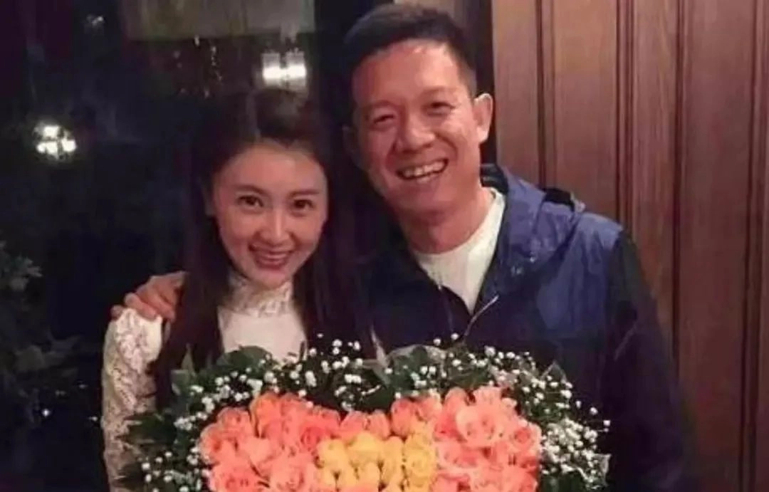 贾跃亭哽咽发言:是散户救了我们的命,此前称“还债回国”的时间不会太远