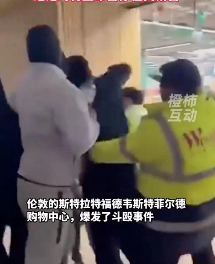 原价599,转手49998!泡泡玛特Labubu火到英国暂停销售