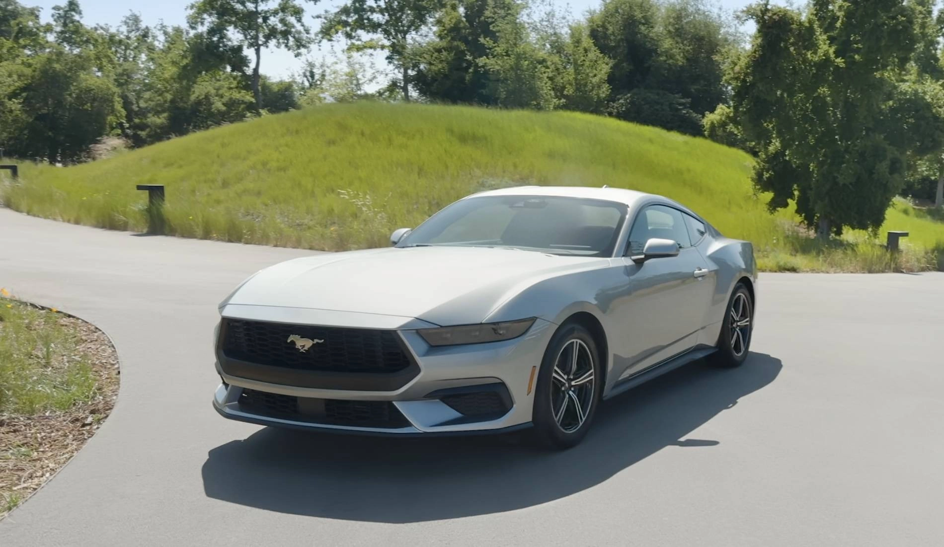 苹果发布全新 CarPlay！体验全面革新，还有一个 Ultra 版本