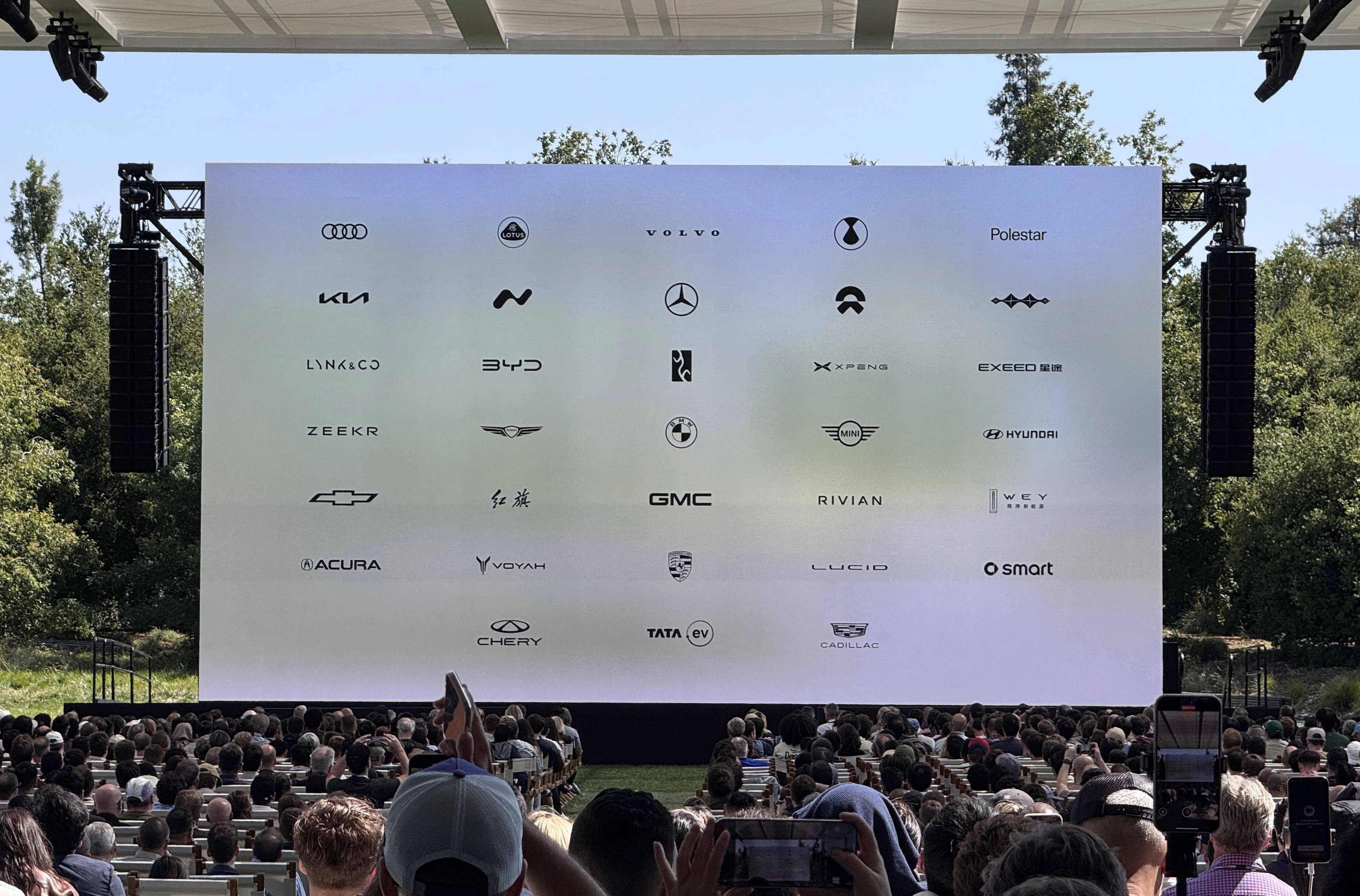 苹果发布全新 CarPlay！体验全面革新，还有一个 Ultra 版本