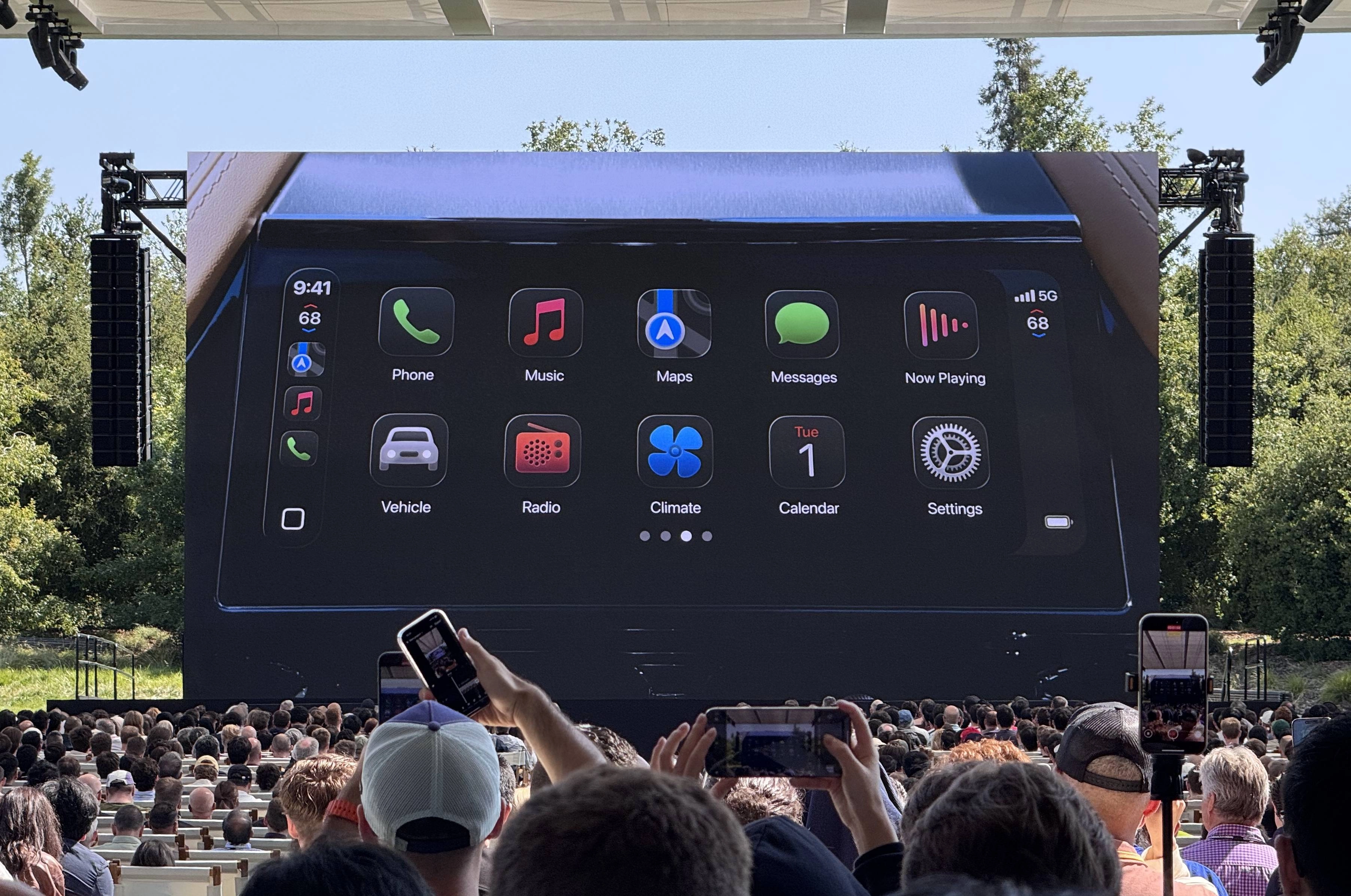 苹果发布全新 CarPlay！体验全面革新，还有一个 Ultra 版本