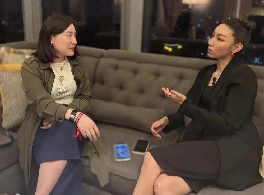 那尔那茜的瓜越扒越大,母女玩私人订制,父亲为她铺路出道即巅峰