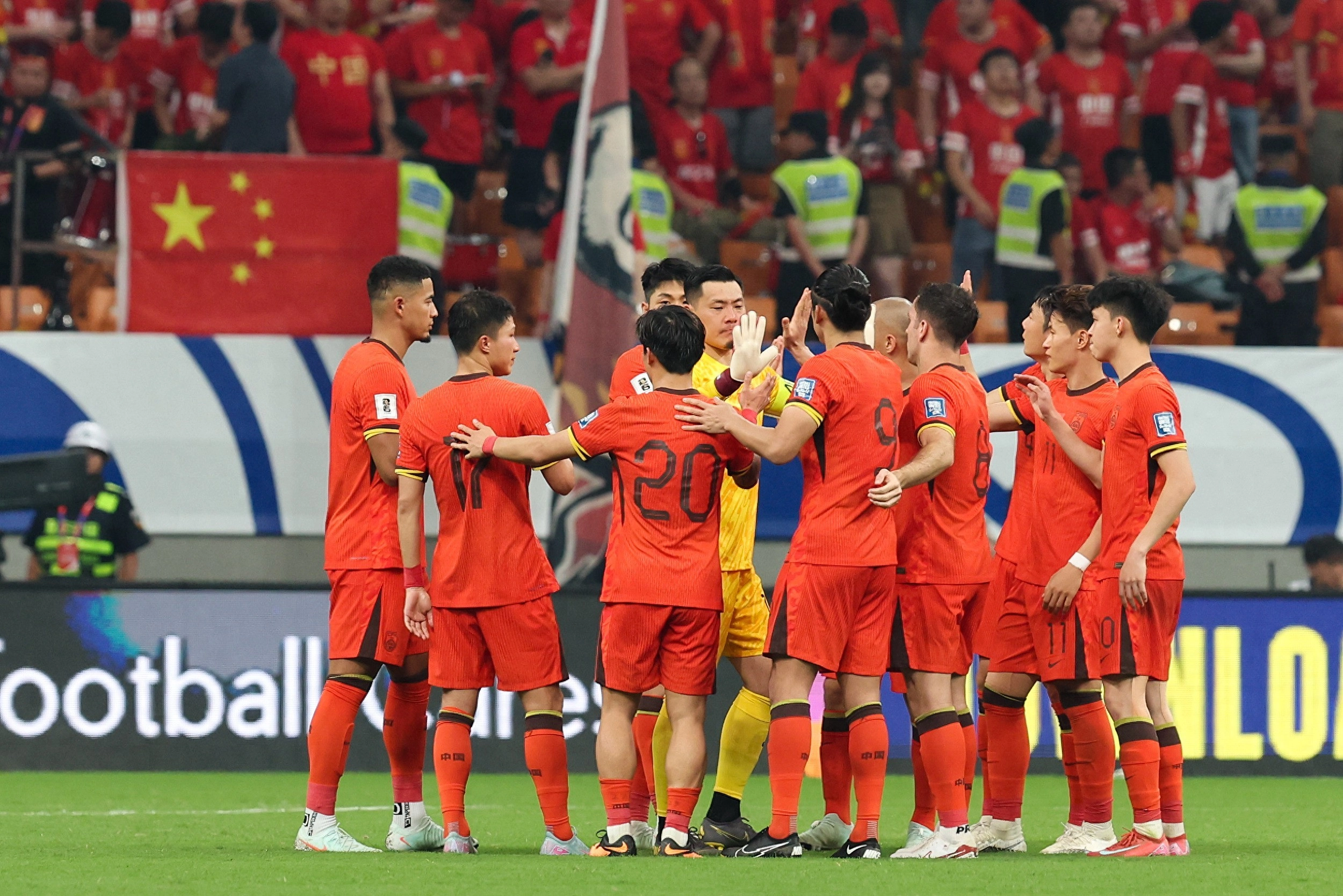 扬子晚报：国足再弱也是国家队层面，拿南通去挑战应适可而止 - 万事屋 | 生活·动漫·娱乐综合社区-银魂同好聚集地