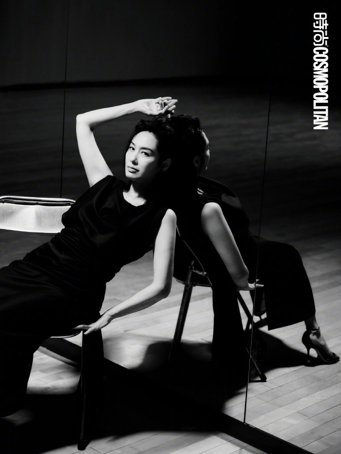 朱茵53岁状态上了热搜 - 万事屋 | 生活·动漫·娱乐综合社区-银魂同好聚集地