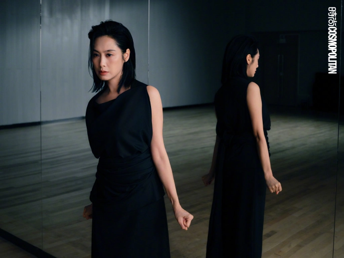 朱茵53岁状态上了热搜 - 万事屋 | 生活·动漫·娱乐综合社区-银魂同好聚集地