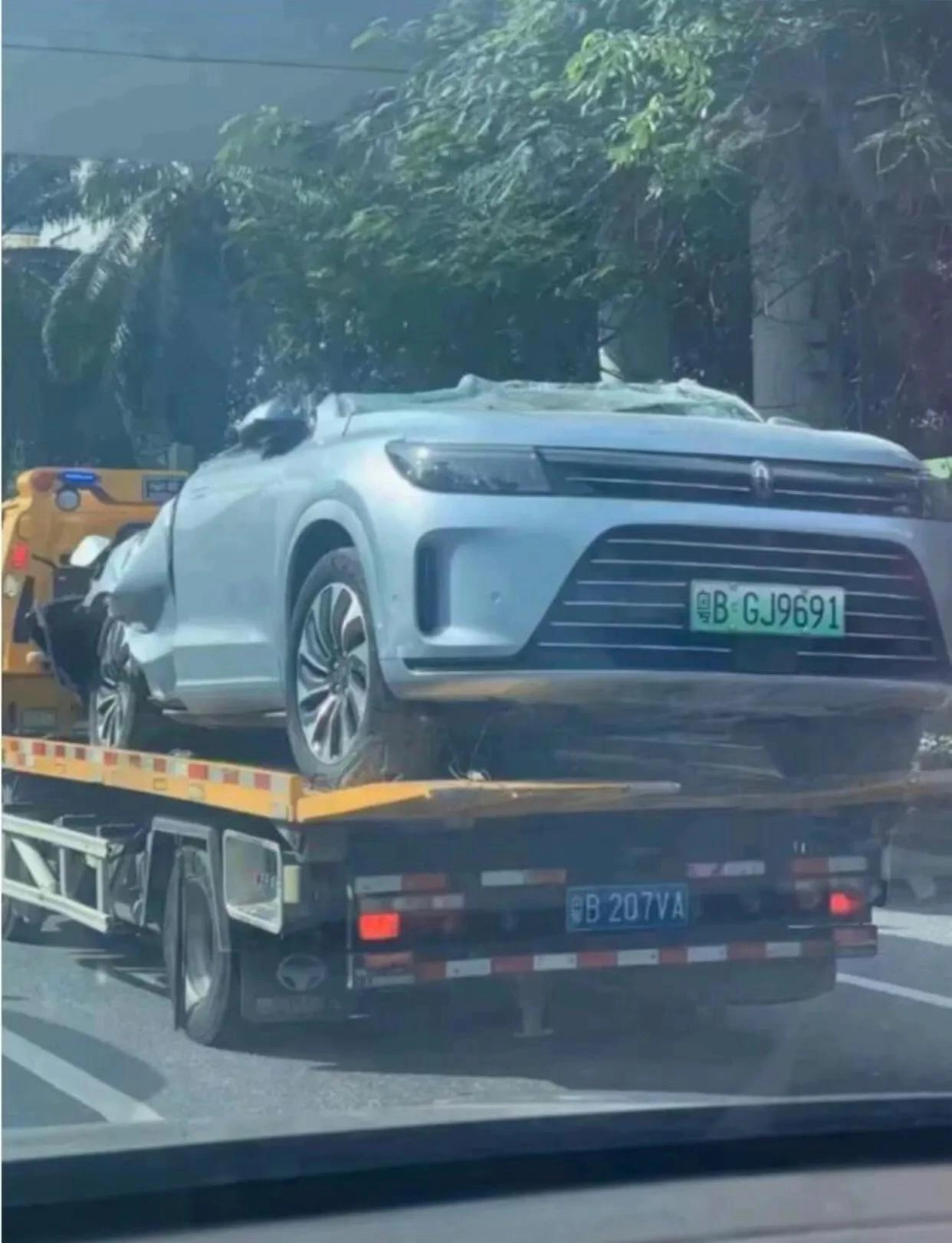 不仔细看还以为华为出了什么敞篷界呢 - 吐槽银魂 - 大众生活 - 万事屋 | 生活·动漫·娱乐综合社区-银魂同好聚集地