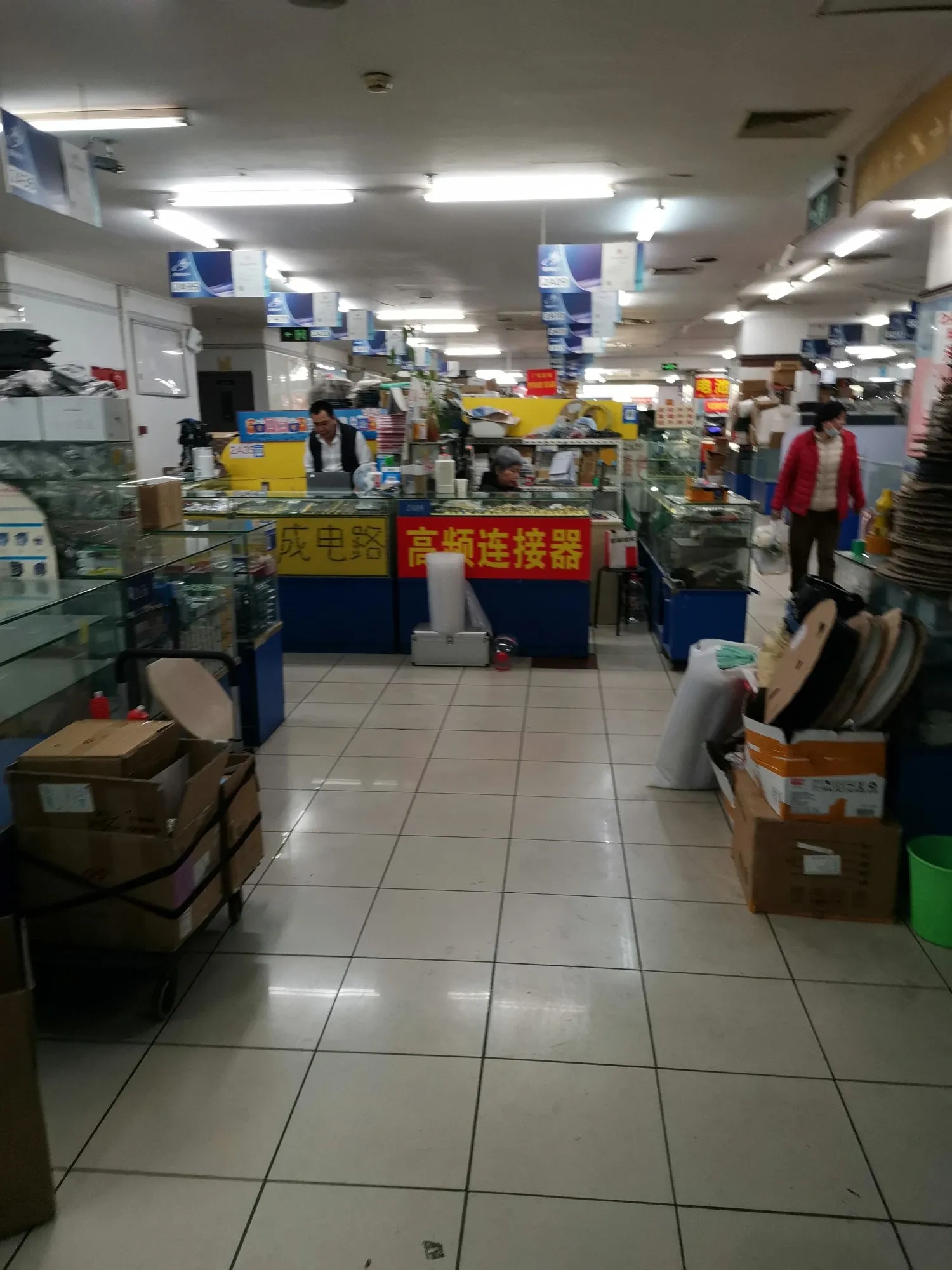 当年的上海科技京城（赛格电子市场）如今冷清的不像活着 - 万事屋 | 生活·动漫·娱乐综合社区-银魂同好聚集地