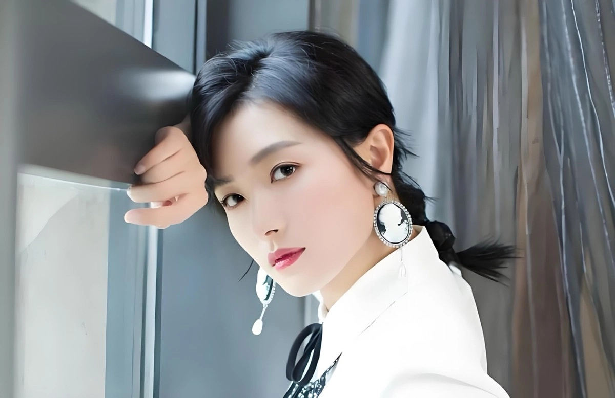 “不婚族”万茜:从不炒作,嫁普通丈夫,35岁高龄为丈夫生孩子