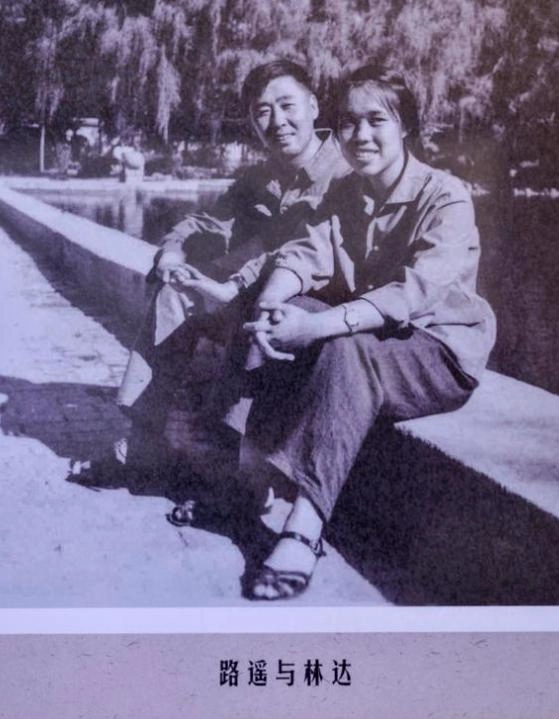 他只活了42岁,却激励了中国亿万青年,为何自己过得“一塌糊涂”