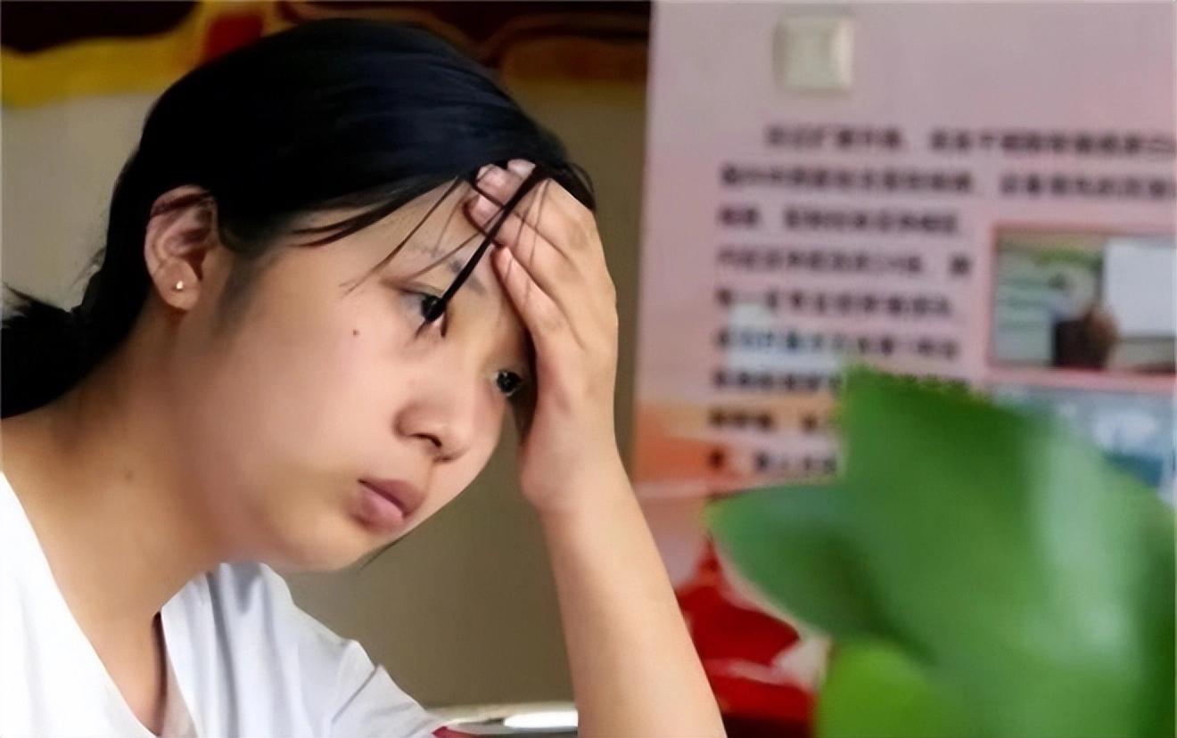 一盒“廉价珠宝”,让高三女儿妈妈气到浑身发抖:这孩子已经废了