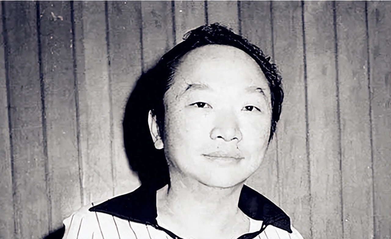 古龙有部作品很怪,内容编不下去了,于是强行结尾,反倒成为经典