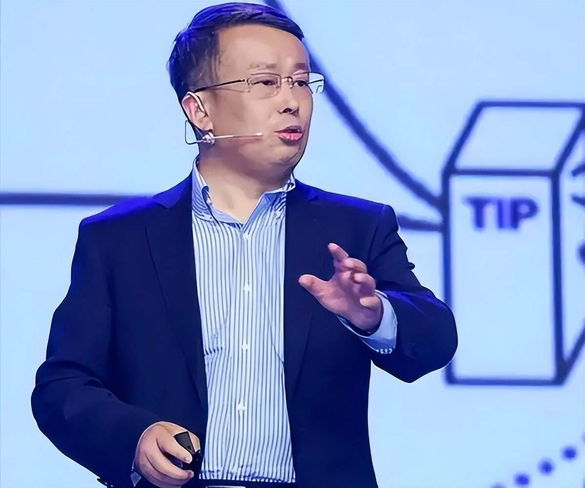 来自网友的吐槽:偷鸡不成蚀把米!以为能“毁掉”蔡澜,自己却先被扒了个底朝天