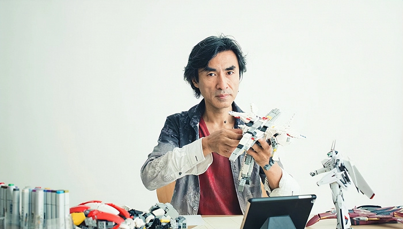 《超时空要塞》三段式变形战斗机,源自设计师河森正治的创造力